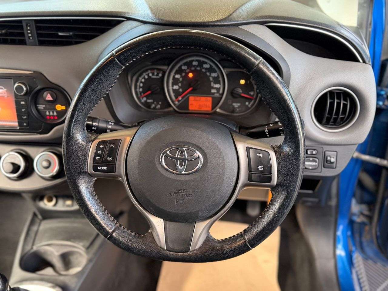 2015 TOYOTA YARIS 2015 TOYOTA YARIS