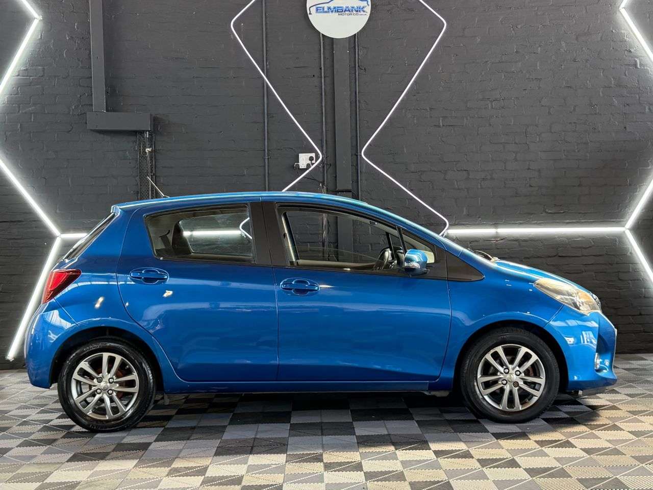 A 2015 TOYOTA YARIS 1.33 Dual VVT-i Icon Hatchback 5dr Petrol Manual Euro 5 Euro 5 (99 ps) PERF A 2015 TOYOTA YARIS 1.33 Dual VVT-i Icon Hatchback 5dr Petrol Manual Euro 5 Euro 5 (99 ps) PERF