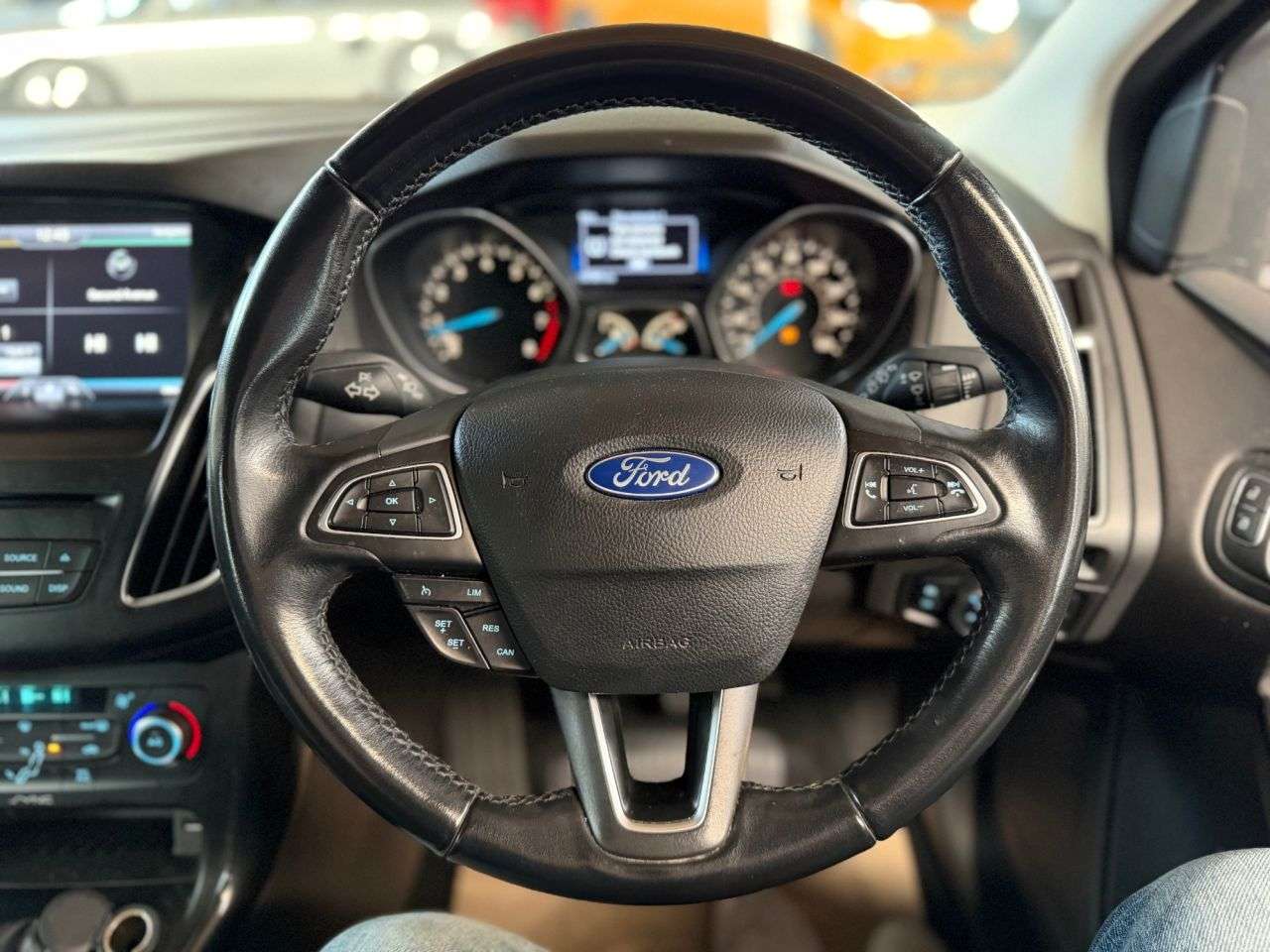 A 2014 FORD FOCUS 1.0T EcoBoost Titanium Hatchback 5dr Petrol Manual Euro 6 (s/s) (125 ps) LO A 2014 FORD FOCUS 1.0T EcoBoost Titanium Hatchback 5dr Petrol Manual Euro 6 (s/s) (125 ps) LO