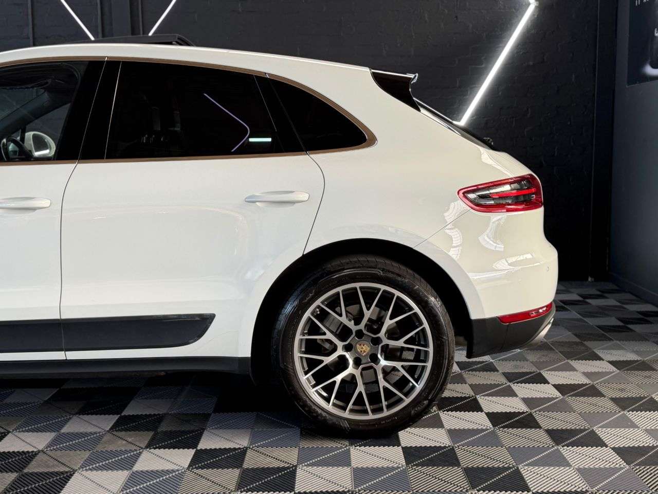 2015 PORSCHE MACAN 2015 PORSCHE MACAN