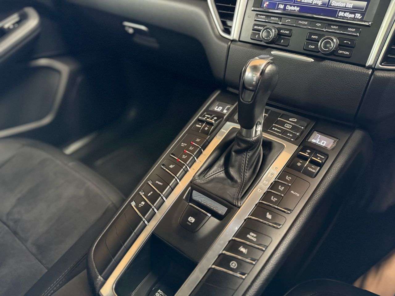 2015 PORSCHE MACAN 2015 PORSCHE MACAN