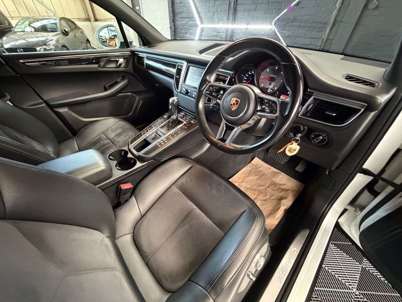 2015 PORSCHE MACAN 2015 PORSCHE MACAN