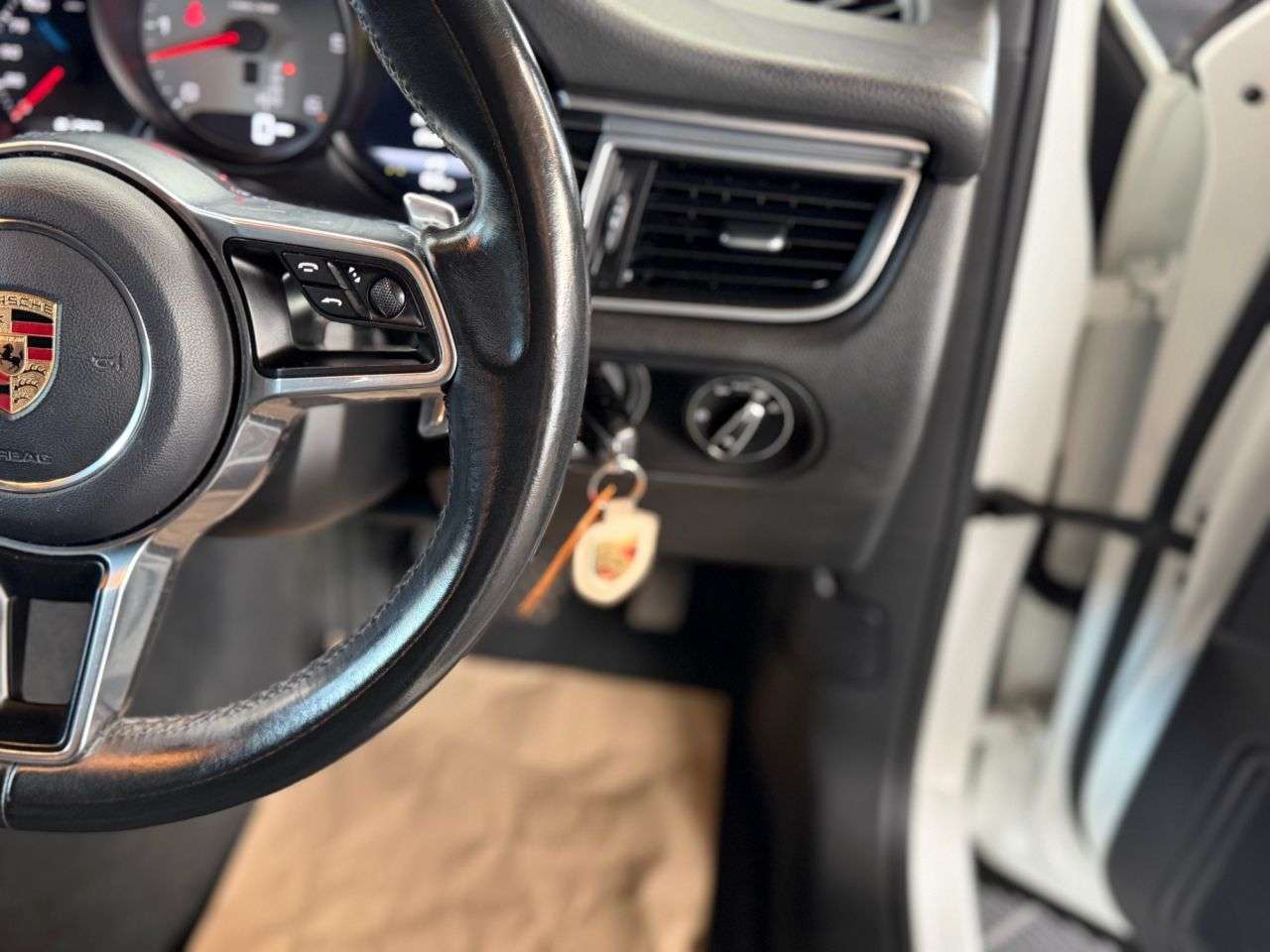 2015 PORSCHE MACAN 2015 PORSCHE MACAN