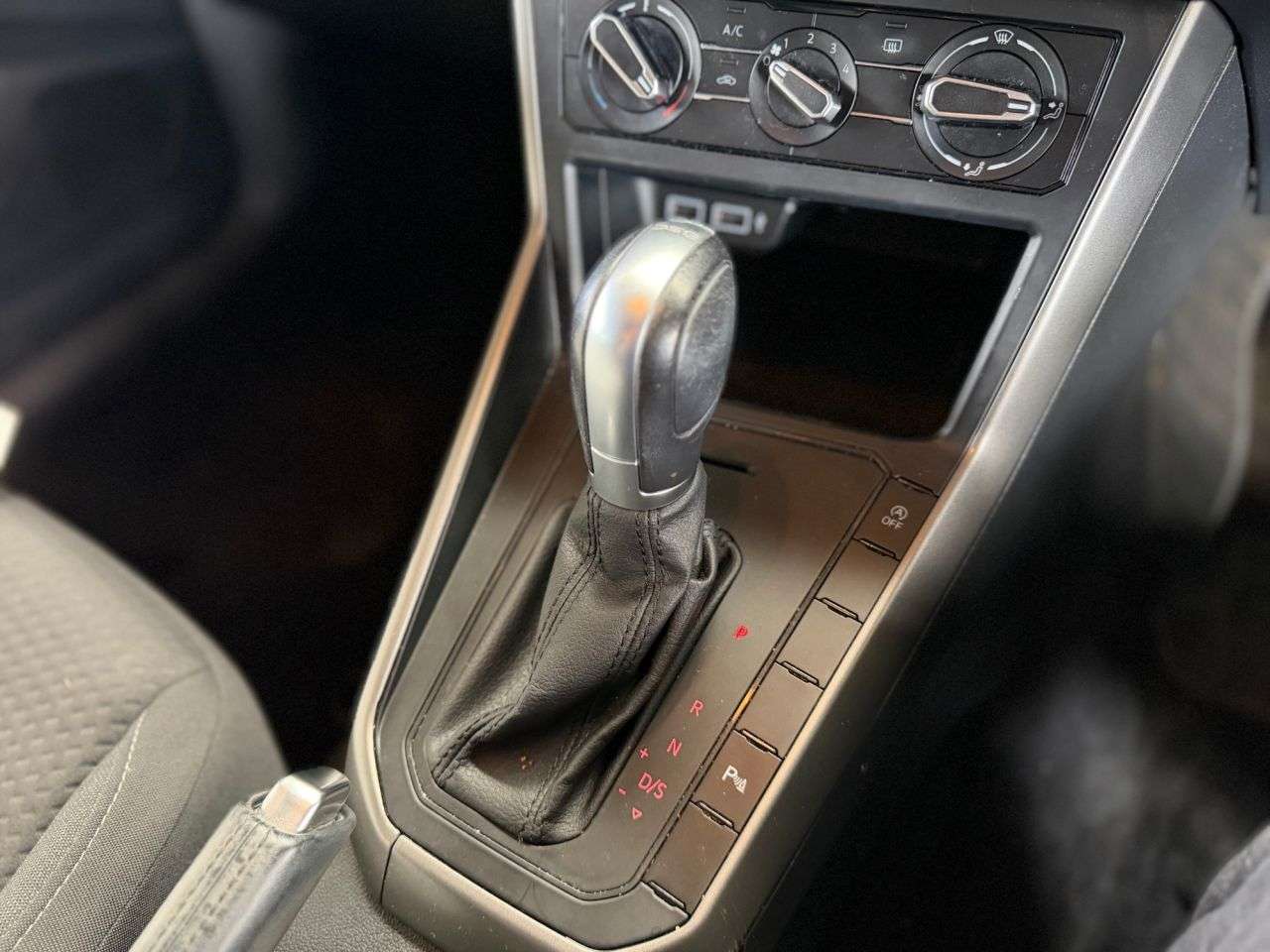 2019 VOLKSWAGEN POLO 2019 VOLKSWAGEN POLO