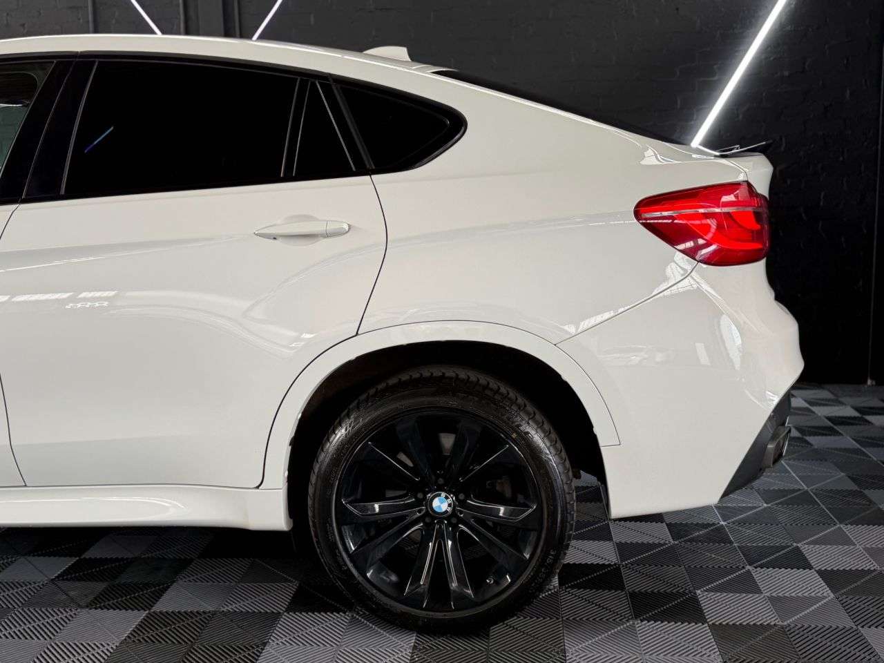 2016 BMW X6 2016 BMW X6