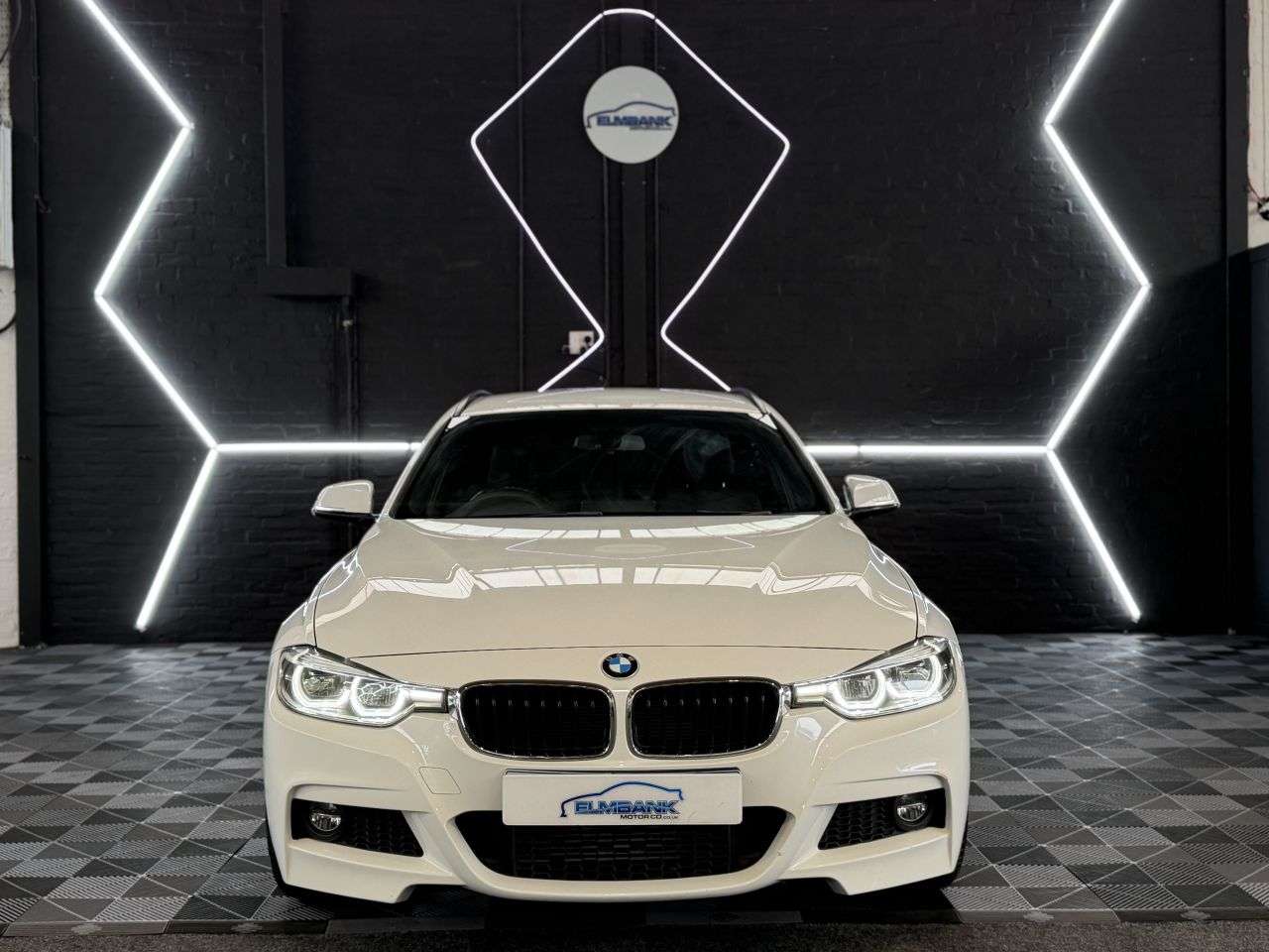 A 2016 BMW 3 SERIES 2.0 320d M Sport Touring 5dr Diesel Auto xDrive Euro 6 (s/s) (190 ps) BMW 3 A 2016 BMW 3 SERIES 2.0 320d M Sport Touring 5dr Diesel Auto xDrive Euro 6 (s/s) (190 ps) BMW 3