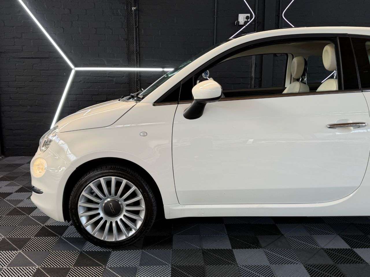 2018 FIAT 500 2018 FIAT 500