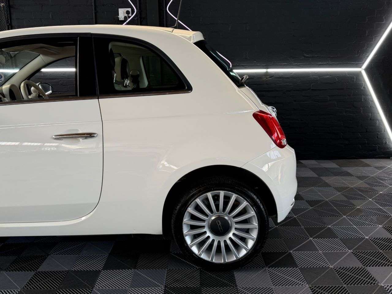 2018 FIAT 500 2018 FIAT 500