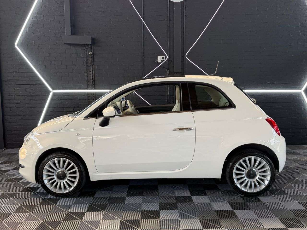 2018 FIAT 500 2018 FIAT 500