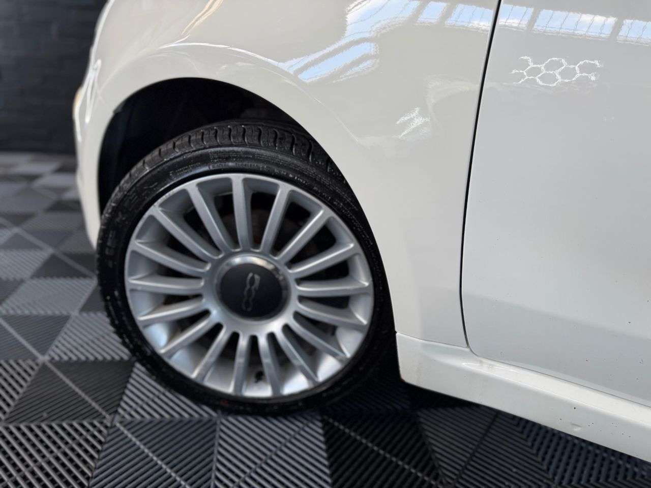 2018 FIAT 500 2018 FIAT 500