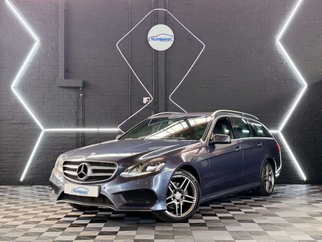 A 2015 MERCEDES-BENZ E-CLASS 2.1 E220 BlueTEC AMG Line Estate 5dr Diesel G-Tronic+ Euro 6 (s/s) (177 ps) A 2015 MERCEDES-BENZ E-CLASS 2.1 E220 BlueTEC AMG Line Estate 5dr Diesel G-Tronic+ Euro 6 (s/s) (177 ps)
