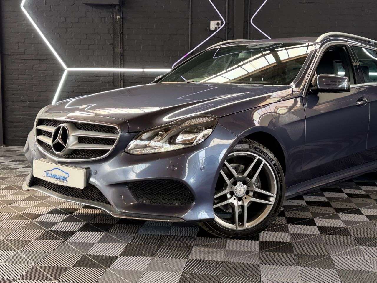 A 2015 MERCEDES-BENZ E-CLASS 2.1 E220 BlueTEC AMG Line Estate 5dr Diesel G-Tronic+ Euro 6 (s/s) (177 ps) A 2015 MERCEDES-BENZ E-CLASS 2.1 E220 BlueTEC AMG Line Estate 5dr Diesel G-Tronic+ Euro 6 (s/s) (177 ps)
