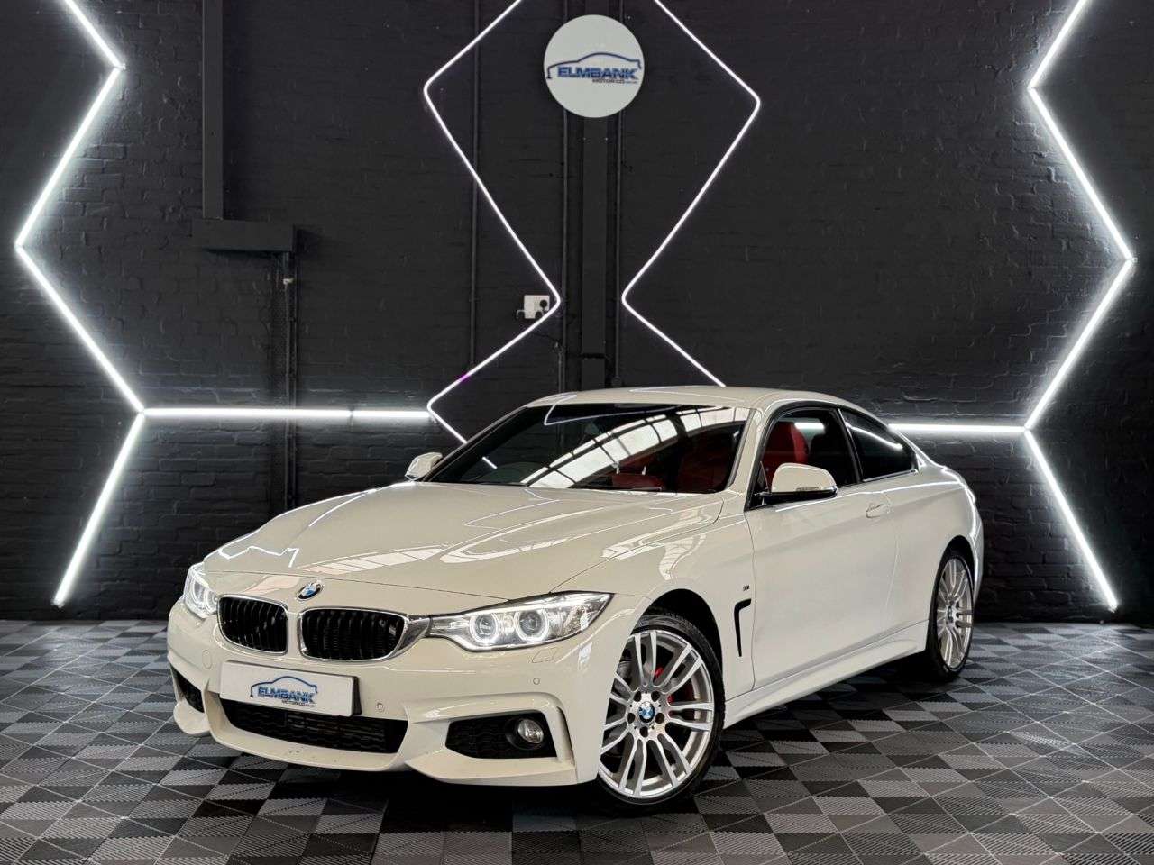 A 2015 BMW 4 SERIES 2.0 420i M Sport Coupe 2dr Petrol Manual xDrive Euro 6 (s/s) (184 ps) 2 KEY A 2015 BMW 4 SERIES 2.0 420i M Sport Coupe 2dr Petrol Manual xDrive Euro 6 (s/s) (184 ps) 2 KEY