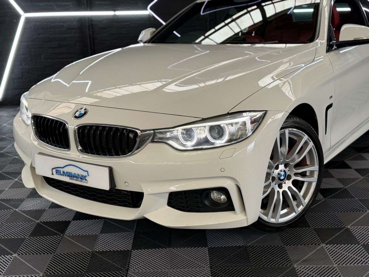 A 2015 BMW 4 SERIES 2.0 420i M Sport Coupe 2dr Petrol Manual xDrive Euro 6 (s/s) (184 ps) 2 KEY A 2015 BMW 4 SERIES 2.0 420i M Sport Coupe 2dr Petrol Manual xDrive Euro 6 (s/s) (184 ps) 2 KEY