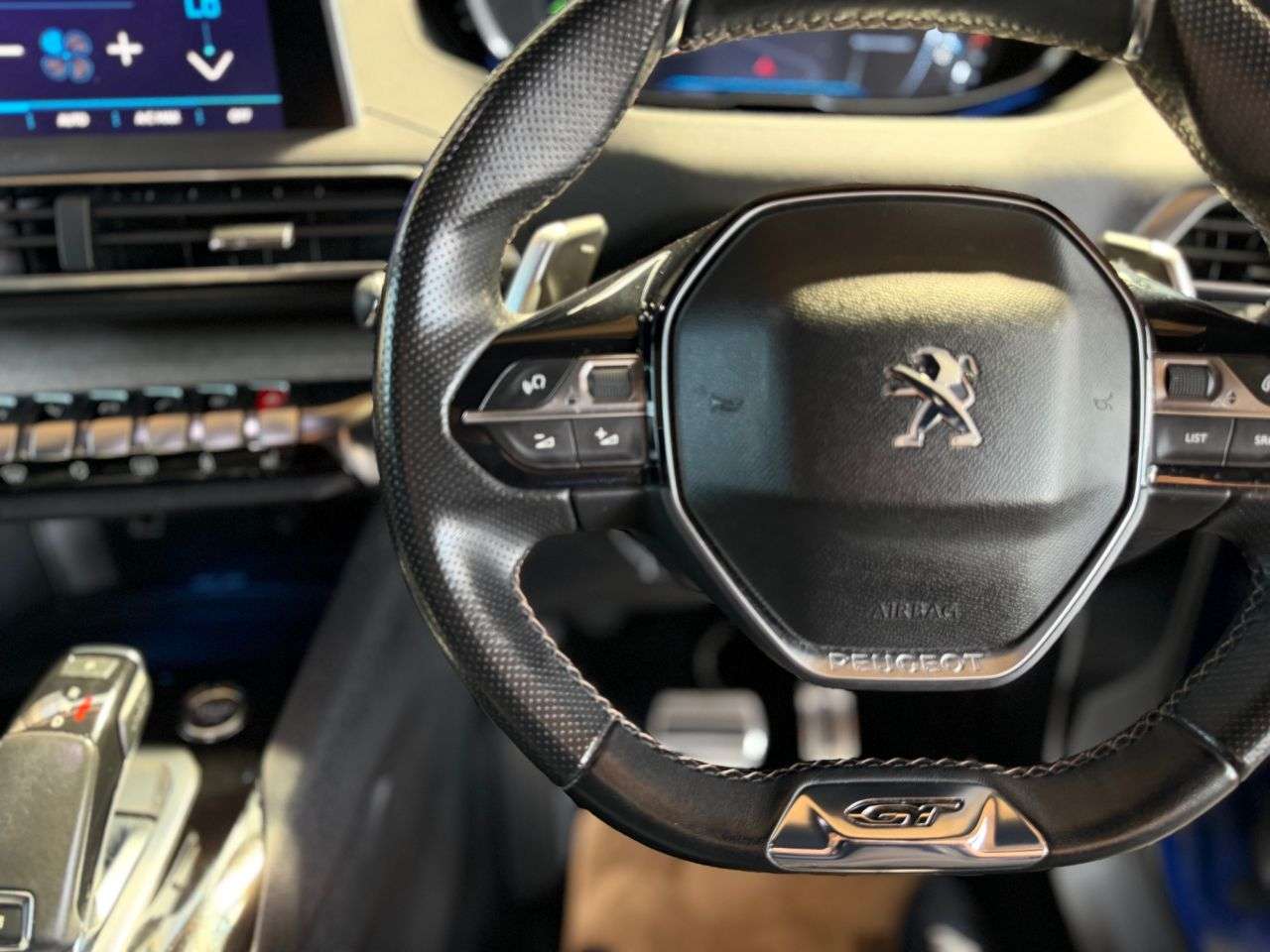 2017 PEUGEOT 3008 2017 PEUGEOT 3008