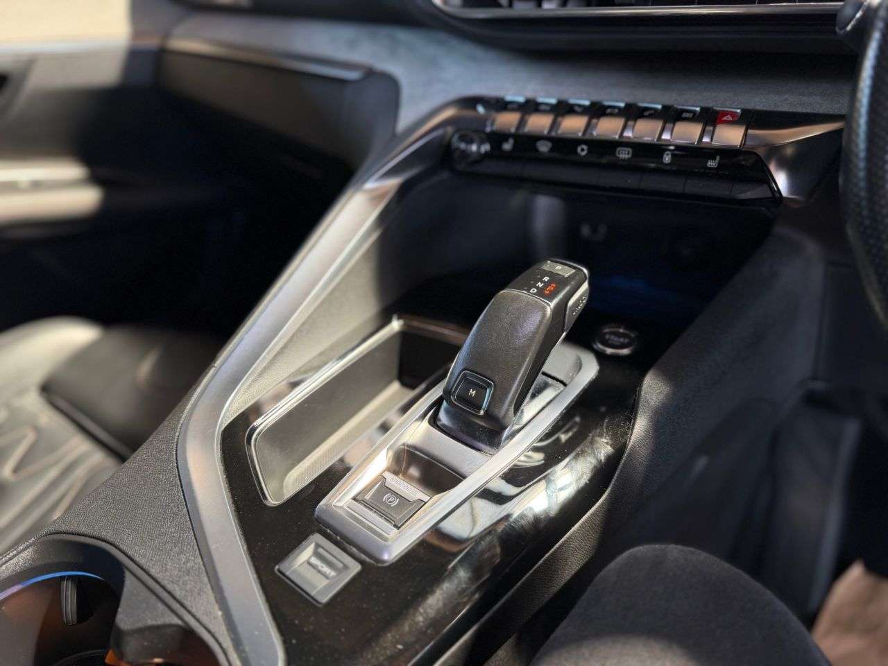 2017 PEUGEOT 3008 2017 PEUGEOT 3008
