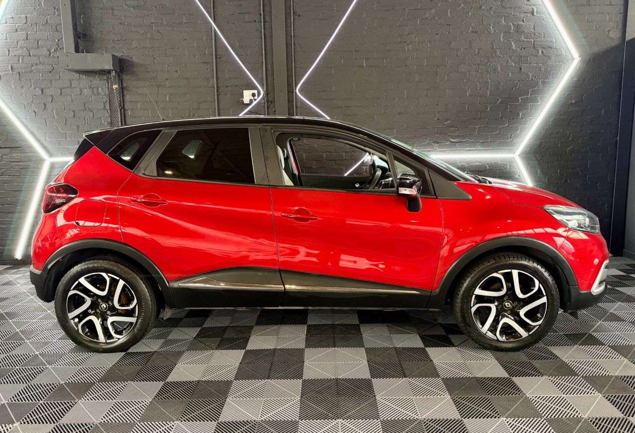 A 2019 RENAULT CAPTUR 0.9 TCe ENERGY Iconic SUV 5dr Petrol Manual Euro 6 (s/s) (90 ps) CRUISE CON A 2019 RENAULT CAPTUR 0.9 TCe ENERGY Iconic SUV 5dr Petrol Manual Euro 6 (s/s) (90 ps) CRUISE CON