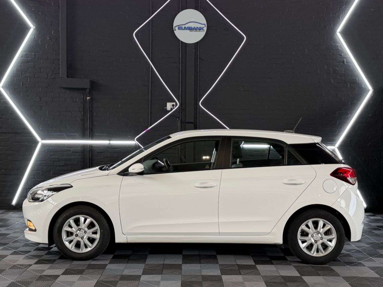 A 2016 HYUNDAI I20 1.2 Blue Drive SE Hatchback 5dr Petrol Manual Euro 6 (s/s) (84 ps) ULEZ OK A 2016 HYUNDAI I20 1.2 Blue Drive SE Hatchback 5dr Petrol Manual Euro 6 (s/s) (84 ps) ULEZ OK