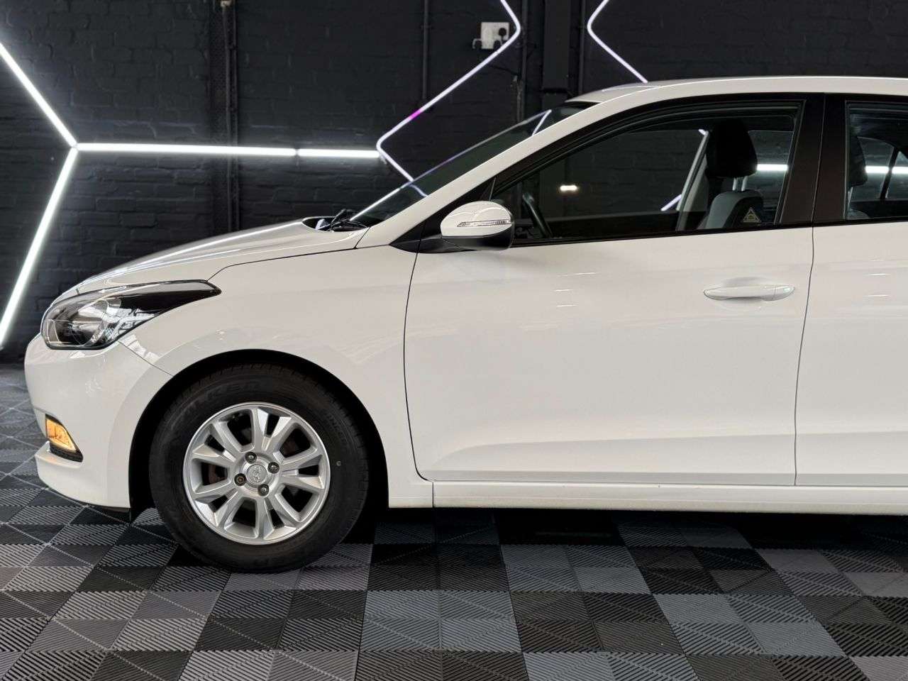 A 2016 HYUNDAI I20 1.2 Blue Drive SE Hatchback 5dr Petrol Manual Euro 6 (s/s) (84 ps) ULEZ OK A 2016 HYUNDAI I20 1.2 Blue Drive SE Hatchback 5dr Petrol Manual Euro 6 (s/s) (84 ps) ULEZ OK
