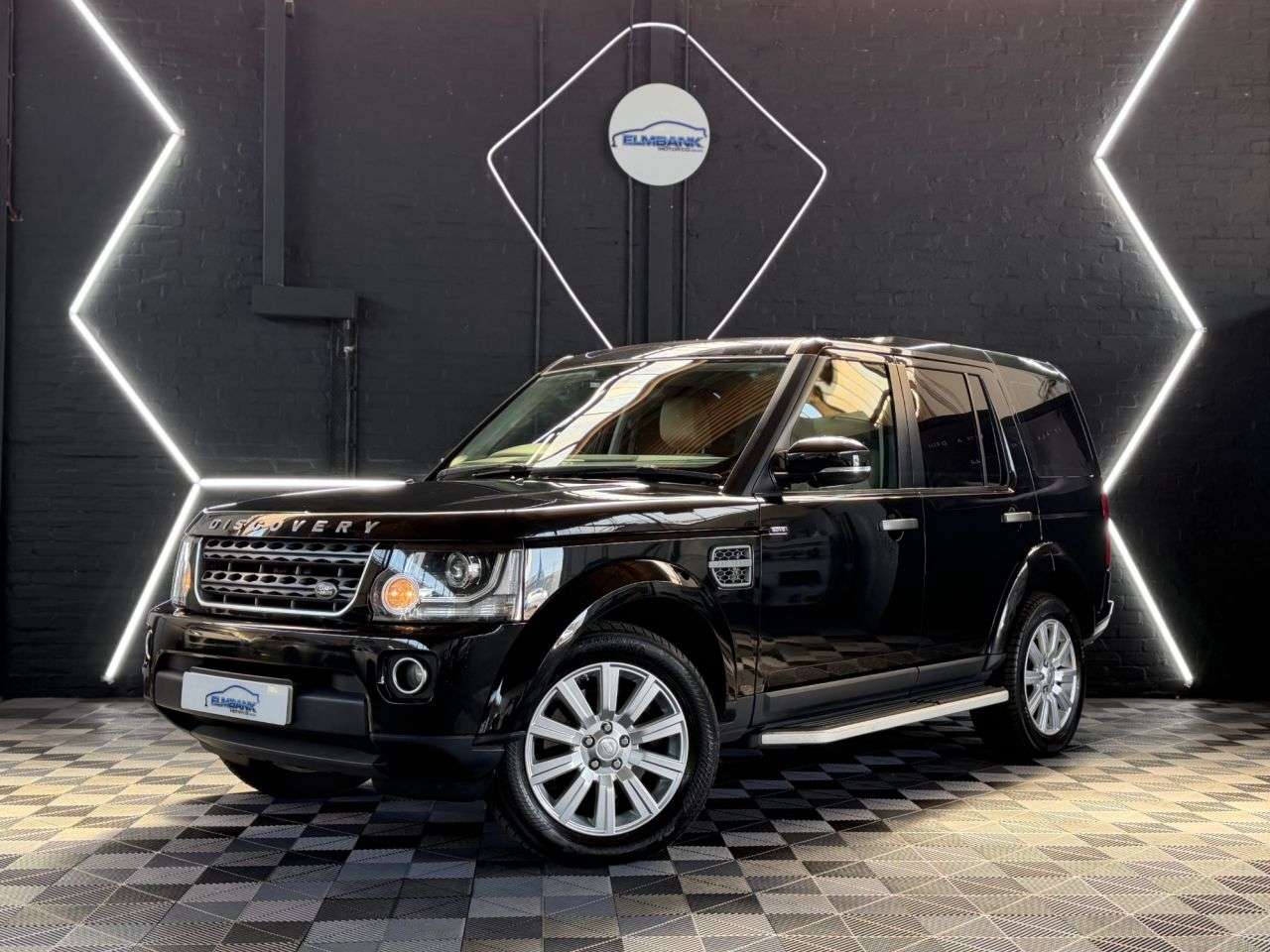 A 2014 LAND ROVER DISCOVERY 4 3.0 SD V6 SE SUV 5dr Diesel Auto 4WD Euro 5 (s/s) (255 bhp) COMPREHENSIVE H A 2014 LAND ROVER DISCOVERY 4 3.0 SD V6 SE SUV 5dr Diesel Auto 4WD Euro 5 (s/s) (255 bhp) COMPREHENSIVE H