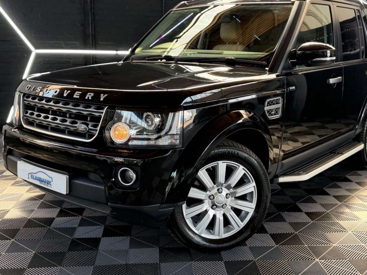 A 2014 LAND ROVER DISCOVERY 4 3.0 SD V6 SE SUV 5dr Diesel Auto 4WD Euro 5 (s/s) (255 bhp) COMPREHENSIVE H A 2014 LAND ROVER DISCOVERY 4 3.0 SD V6 SE SUV 5dr Diesel Auto 4WD Euro 5 (s/s) (255 bhp) COMPREHENSIVE H
