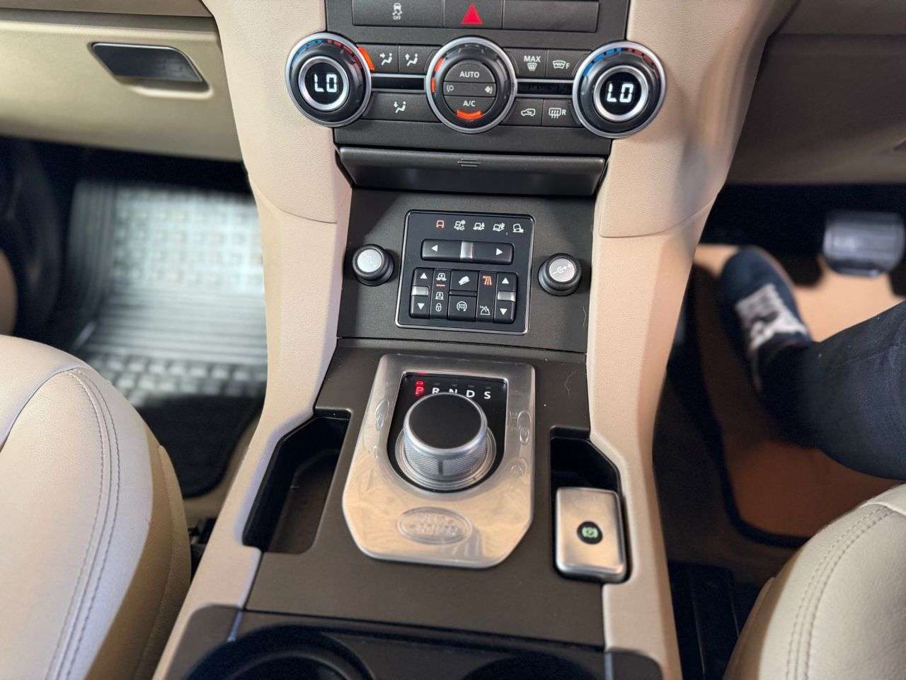 2014 LAND ROVER DISCOVERY 4 2014 LAND ROVER DISCOVERY 4