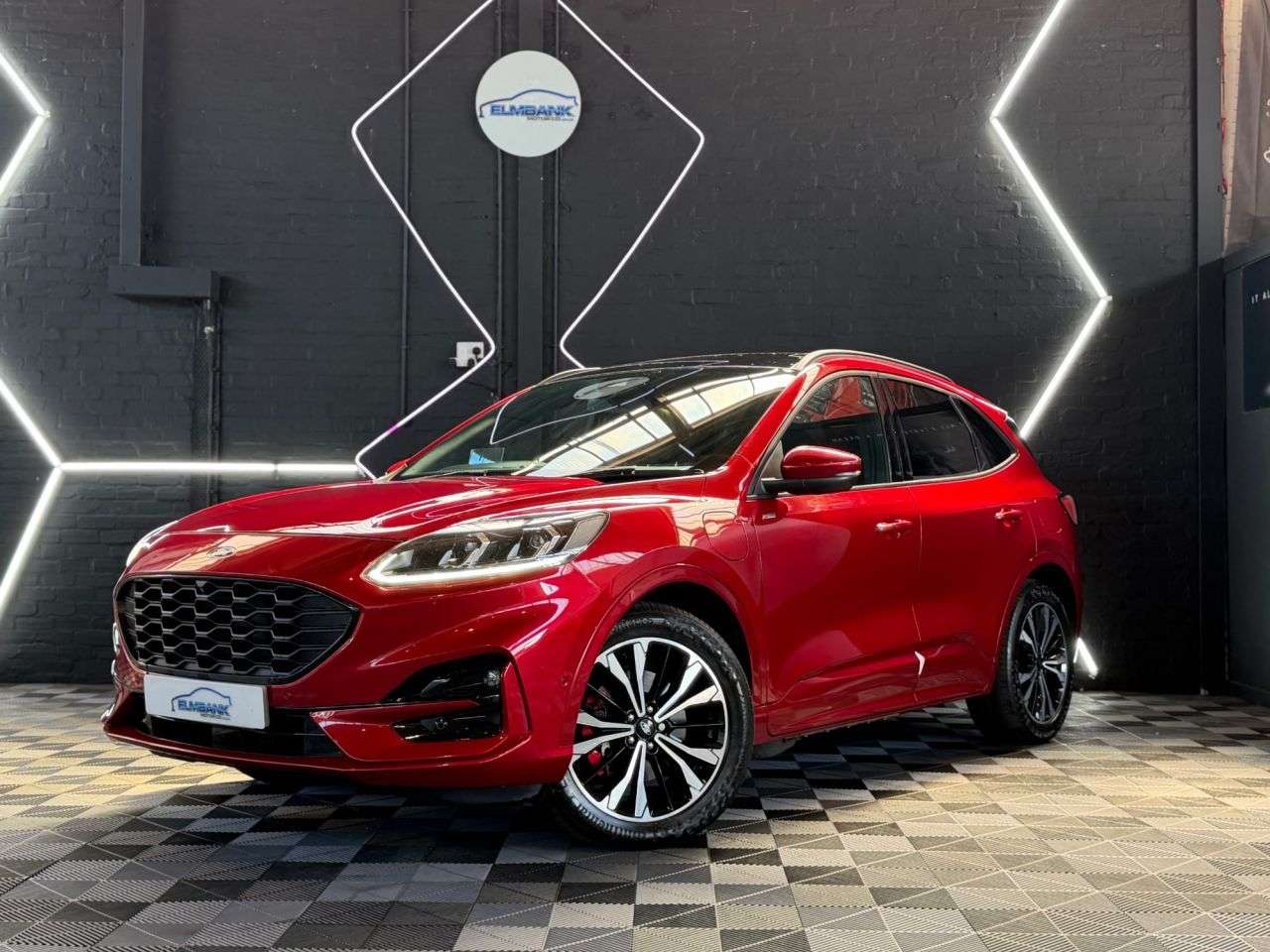 A 2020 FORD KUGA 2.5 EcoBoost Duratec 14.4kWh ST-Line X SUV 5dr Petrol Plug-in Hybrid CVT Eu A 2020 FORD KUGA 2.5 EcoBoost Duratec 14.4kWh ST-Line X SUV 5dr Petrol Plug-in Hybrid CVT Eu
