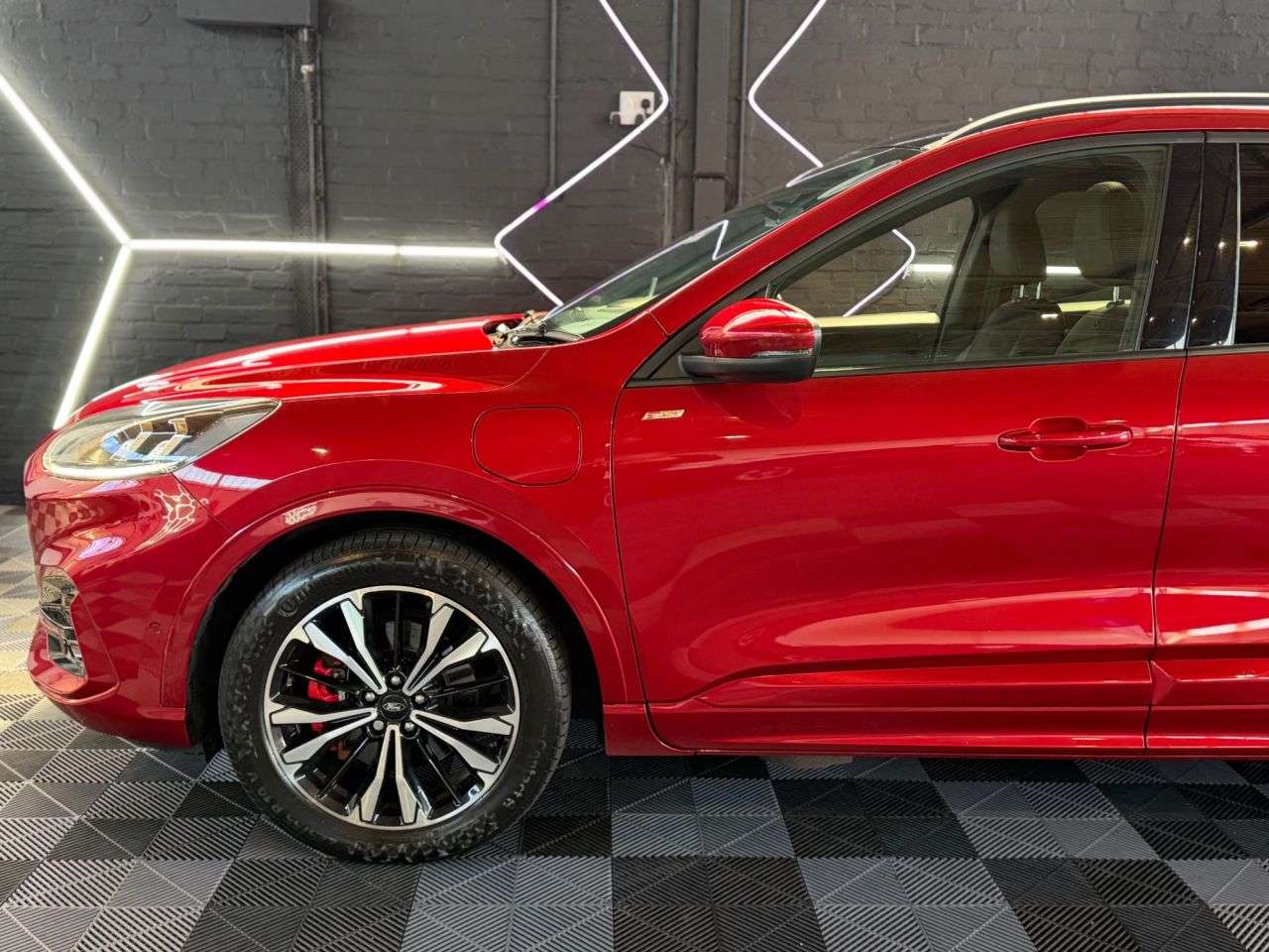A 2020 FORD KUGA 2.5 EcoBoost Duratec 14.4kWh ST-Line X SUV 5dr Petrol Plug-in Hybrid CVT Eu A 2020 FORD KUGA 2.5 EcoBoost Duratec 14.4kWh ST-Line X SUV 5dr Petrol Plug-in Hybrid CVT Eu