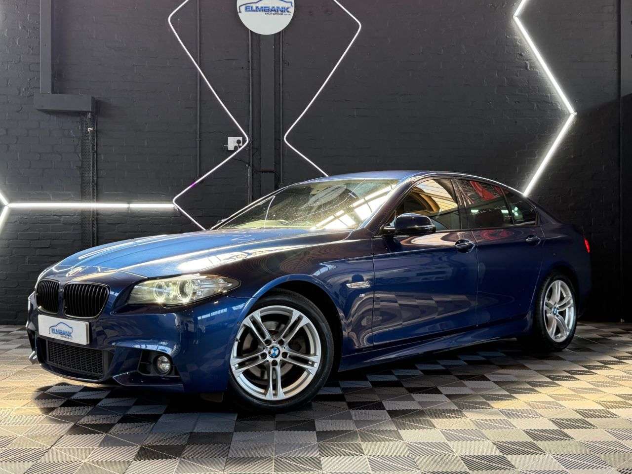A 2016 BMW 5 SERIES 2.0 520d M Sport Saloon 4dr Diesel Auto Euro 6 (s/s) (190 ps) 2 KEYS - 2 OW A 2016 BMW 5 SERIES 2.0 520d M Sport Saloon 4dr Diesel Auto Euro 6 (s/s) (190 ps) 2 KEYS - 2 OW