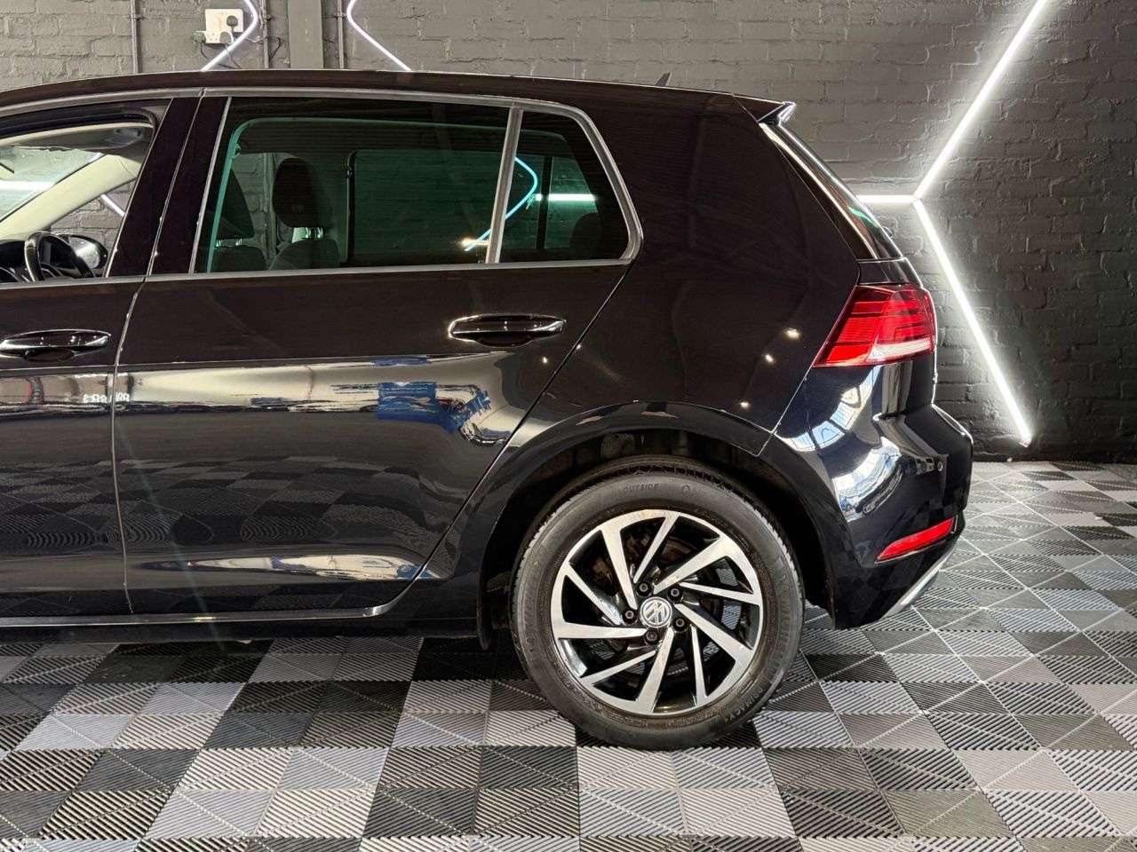 A 2019 VOLKSWAGEN GOLF 1.6 TDI Match Hatchback 5dr Diesel Manual Euro 6 (s/s) (115 ps) MANUAL - DI A 2019 VOLKSWAGEN GOLF 1.6 TDI Match Hatchback 5dr Diesel Manual Euro 6 (s/s) (115 ps) MANUAL - DI