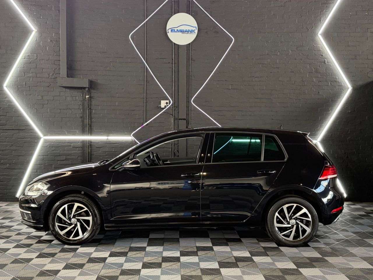 A 2019 VOLKSWAGEN GOLF 1.6 TDI Match Hatchback 5dr Diesel Manual Euro 6 (s/s) (115 ps) MANUAL - DI A 2019 VOLKSWAGEN GOLF 1.6 TDI Match Hatchback 5dr Diesel Manual Euro 6 (s/s) (115 ps) MANUAL - DI