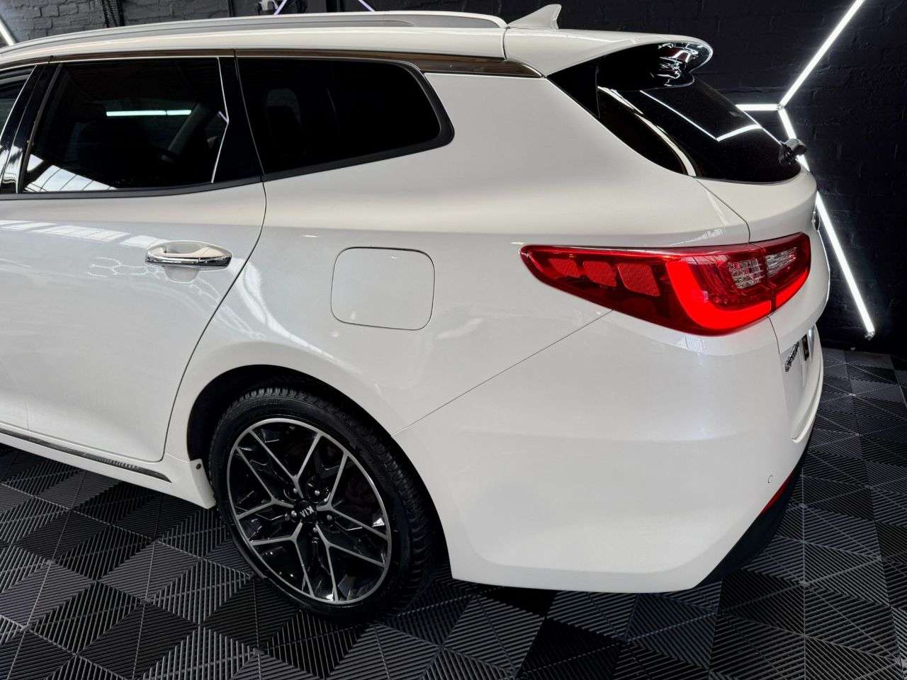 A 2019 KIA OPTIMA 1.6 CRDi 3 Sportswagon 5dr Diesel Manual Euro 6 (s/s) (134 bhp) 5 STAMP HIS A 2019 KIA OPTIMA 1.6 CRDi 3 Sportswagon 5dr Diesel Manual Euro 6 (s/s) (134 bhp) 5 STAMP HIS