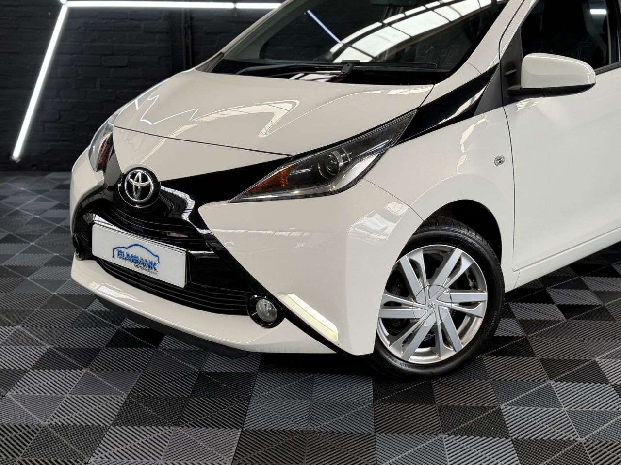 A 2016 TOYOTA AYGO 1.0 VVT-i x-pression Hatchback 5dr Petrol Manual Euro 6 (68 ps) 9 SERVICE S A 2016 TOYOTA AYGO 1.0 VVT-i x-pression Hatchback 5dr Petrol Manual Euro 6 (68 ps) 9 SERVICE S