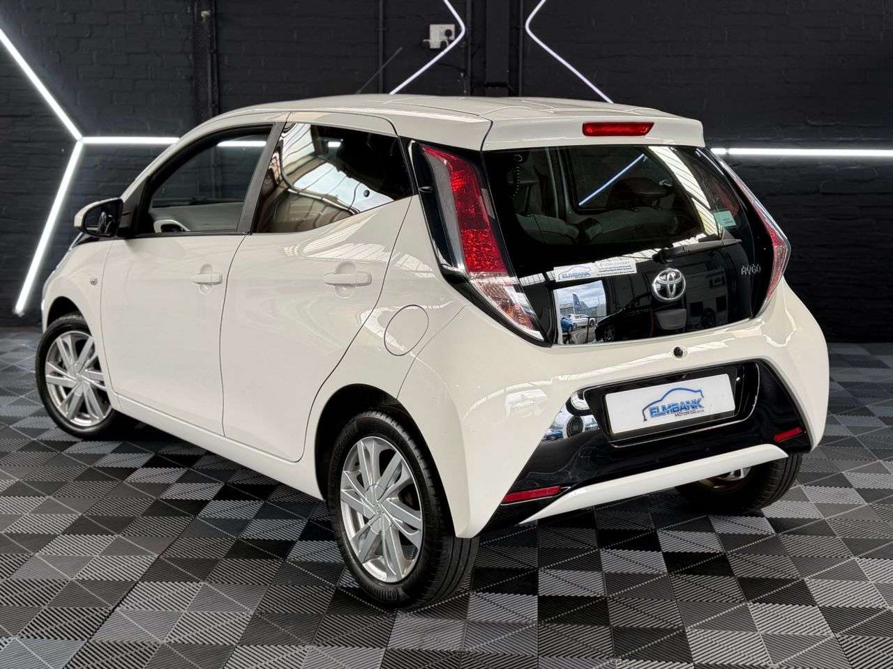 2016 TOYOTA AYGO 2016 TOYOTA AYGO