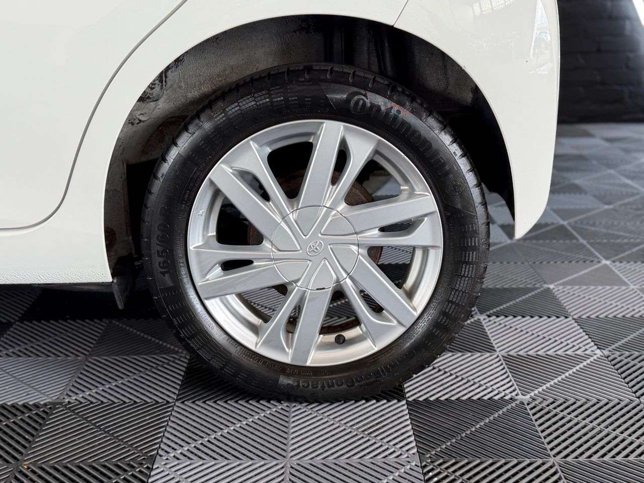 2016 TOYOTA AYGO 2016 TOYOTA AYGO