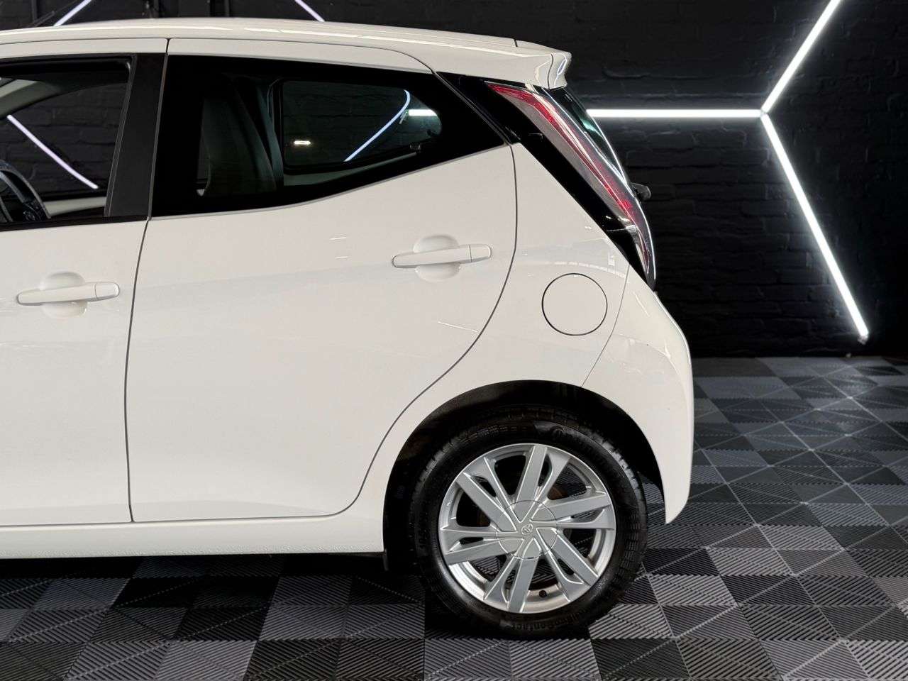 2016 TOYOTA AYGO 2016 TOYOTA AYGO