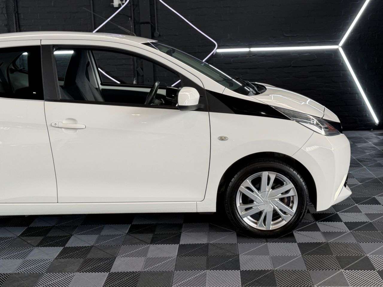 2016 TOYOTA AYGO 2016 TOYOTA AYGO