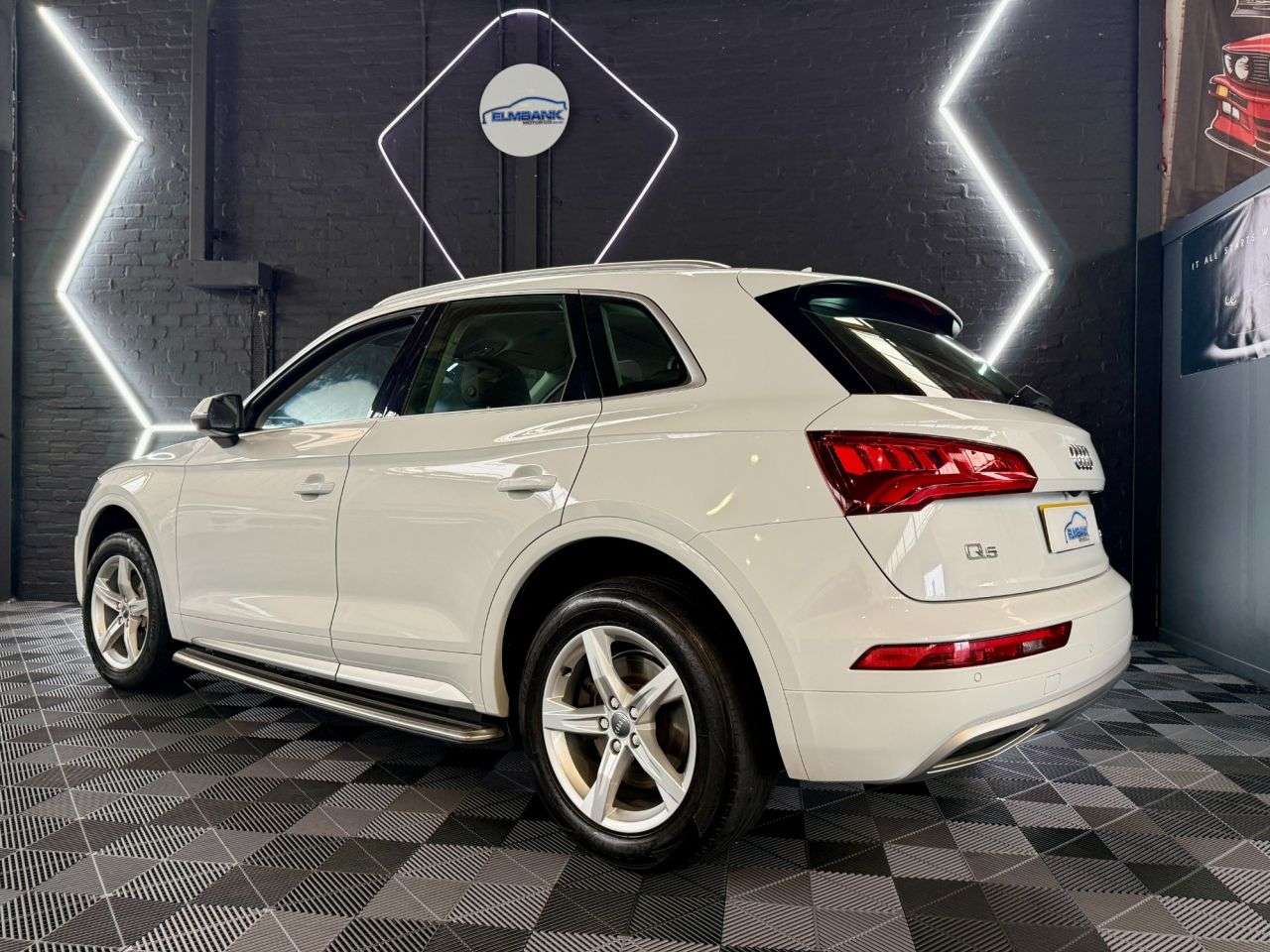 A 2019 AUDI Q5 2.0 TDI 40 Sport SUV 5dr Diesel S Tronic quattro Euro 6 (s/s) (190 ps) 2 OW A 2019 AUDI Q5 2.0 TDI 40 Sport SUV 5dr Diesel S Tronic quattro Euro 6 (s/s) (190 ps) 2 OW