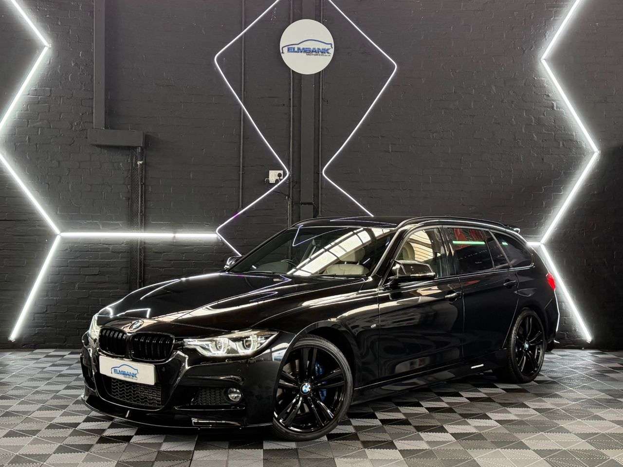 A 2016 BMW 3 SERIES 2.0 318d M Sport Touring 5dr Diesel Auto Euro 6 (s/s) (150 ps) SAPPHIRE PAI A 2016 BMW 3 SERIES 2.0 318d M Sport Touring 5dr Diesel Auto Euro 6 (s/s) (150 ps) SAPPHIRE PAI