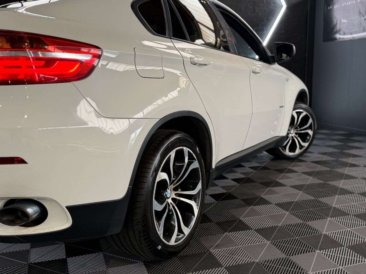 2013 BMW X6 2013 BMW X6