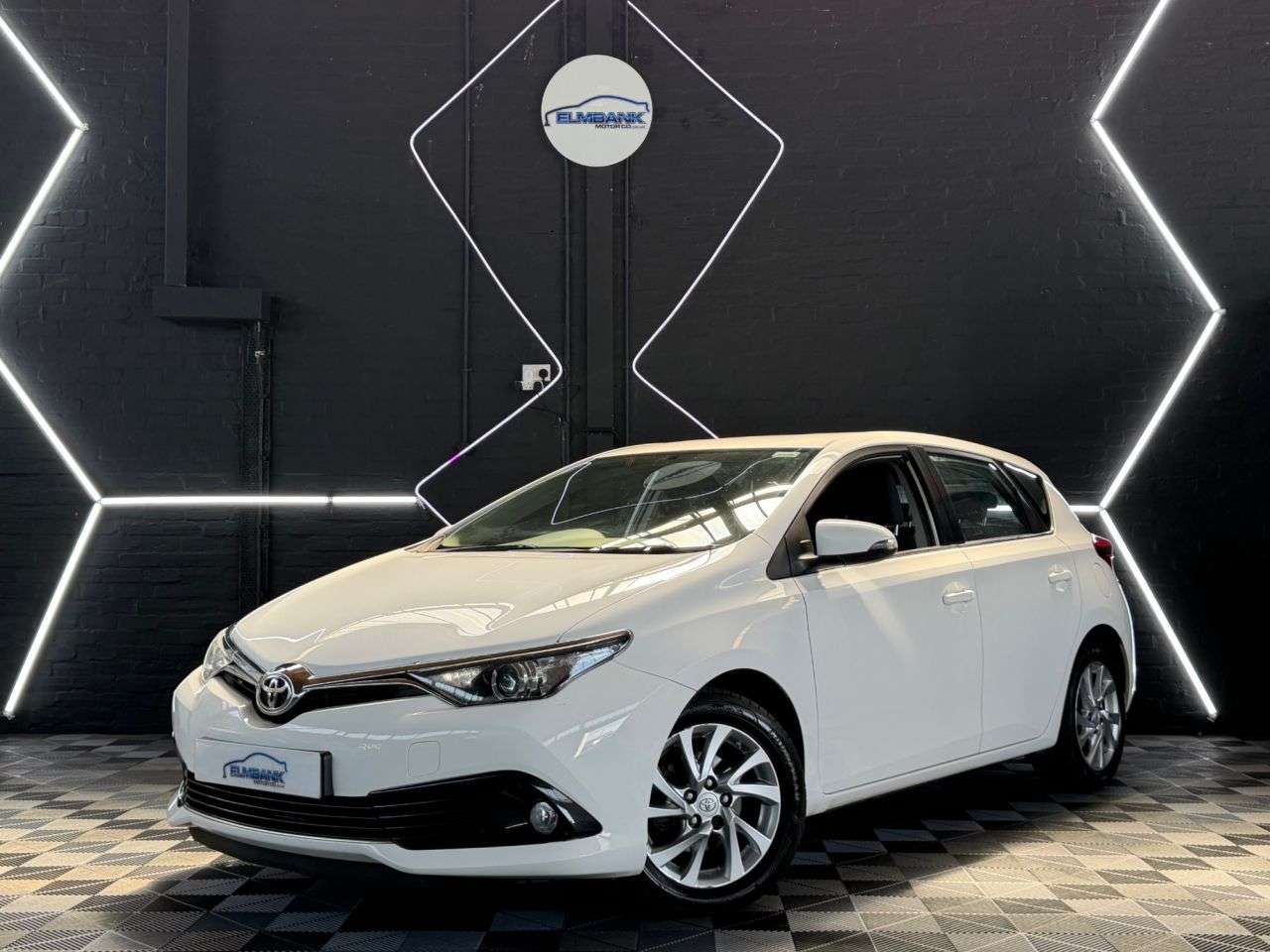 A 2016 TOYOTA AURIS 1.6 D-4D Icon Hatchback 5dr Diesel Manual Euro 6 (s/s) (112 ps) 2 KEYS - 2 A 2016 TOYOTA AURIS 1.6 D-4D Icon Hatchback 5dr Diesel Manual Euro 6 (s/s) (112 ps) 2 KEYS - 2