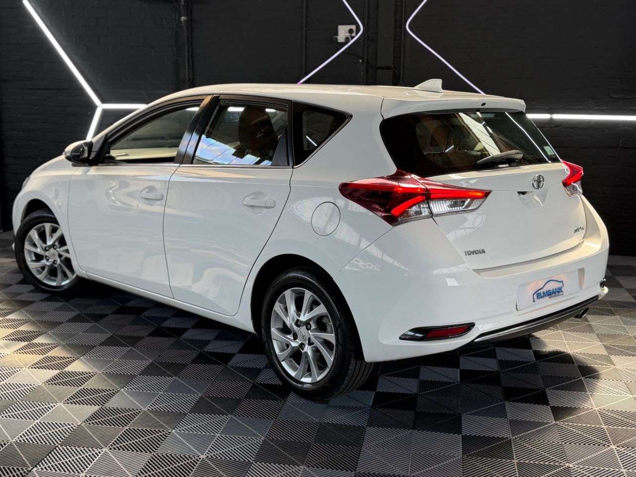 A 2016 TOYOTA AURIS 1.6 D-4D Icon Hatchback 5dr Diesel Manual Euro 6 (s/s) (112 ps) 2 KEYS - 2 A 2016 TOYOTA AURIS 1.6 D-4D Icon Hatchback 5dr Diesel Manual Euro 6 (s/s) (112 ps) 2 KEYS - 2