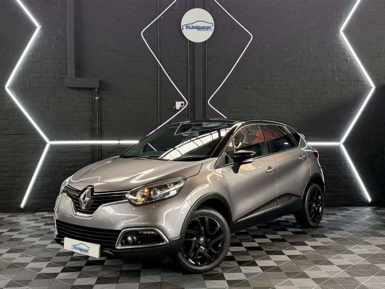 A 2017 RENAULT CAPTUR 0.9 TCe ENERGY Dynamique S Nav SUV 5dr Petrol Manual Euro 6 (s/s) (90 ps) V A 2017 RENAULT CAPTUR 0.9 TCe ENERGY Dynamique S Nav SUV 5dr Petrol Manual Euro 6 (s/s) (90 ps) V