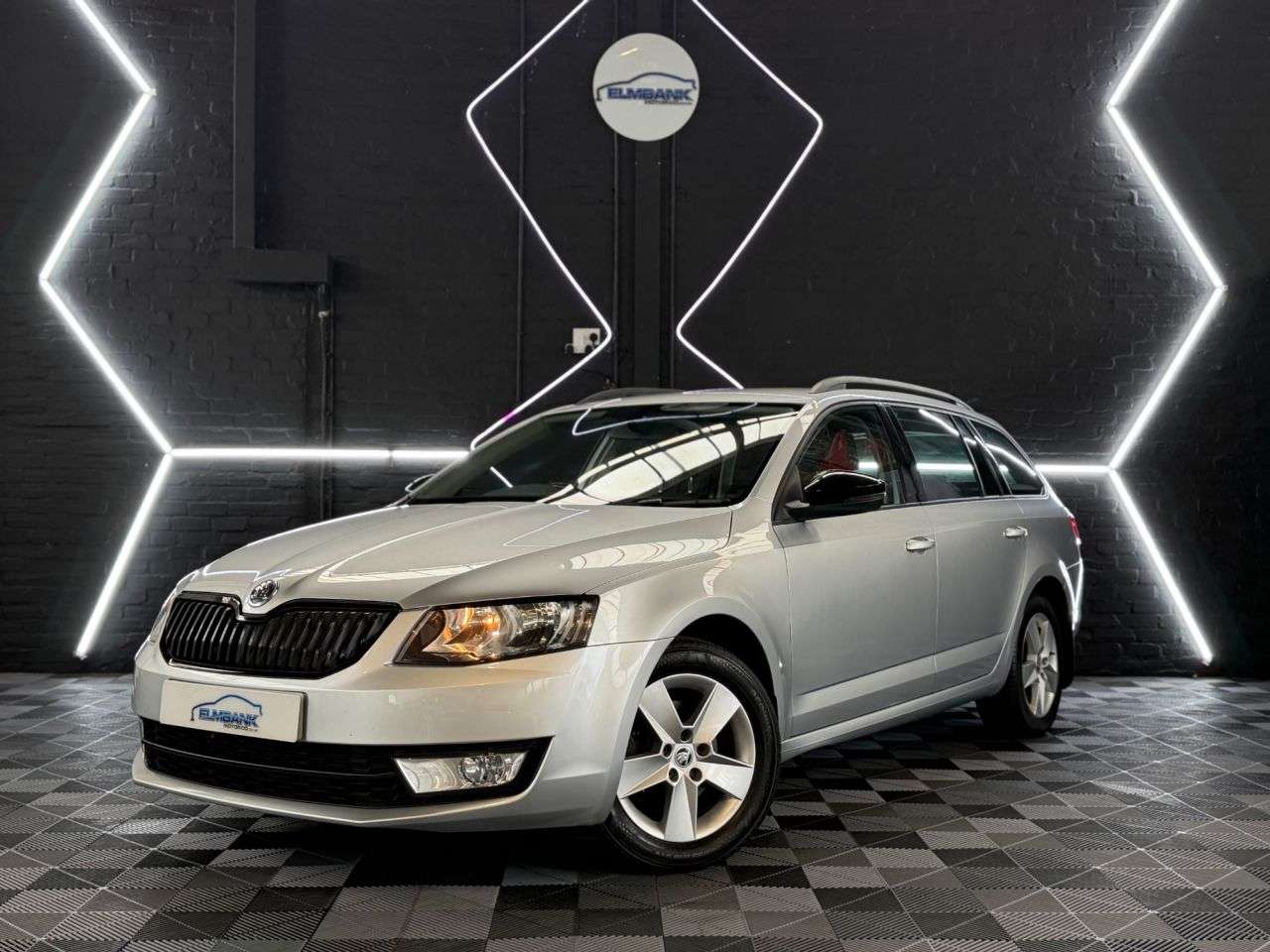 A 2013 SKODA OCTAVIA 2.0 TDI SE Estate 5dr Diesel Manual 4WD Euro 5 (s/s) (150 ps) 4 WHEEL DRIVE A 2013 SKODA OCTAVIA 2.0 TDI SE Estate 5dr Diesel Manual 4WD Euro 5 (s/s) (150 ps) 4 WHEEL DRIVE