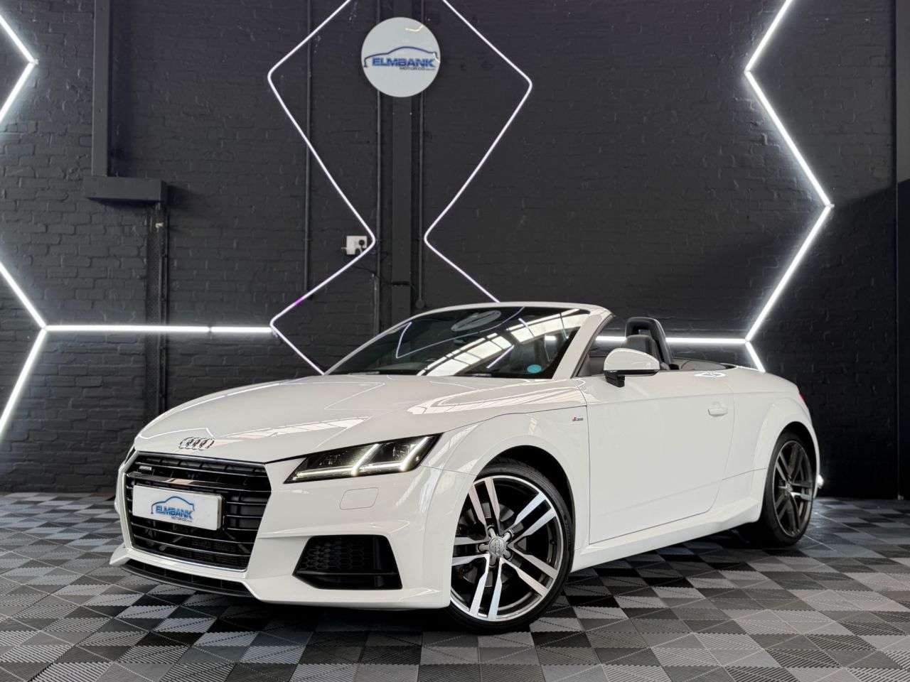 A 2016 AUDI TT 2.0 TFSI S line Roadster 2dr Petrol S Tronic quattro Euro 6 (s/s) (230 ps) A 2016 AUDI TT 2.0 TFSI S line Roadster 2dr Petrol S Tronic quattro Euro 6 (s/s) (230 ps)