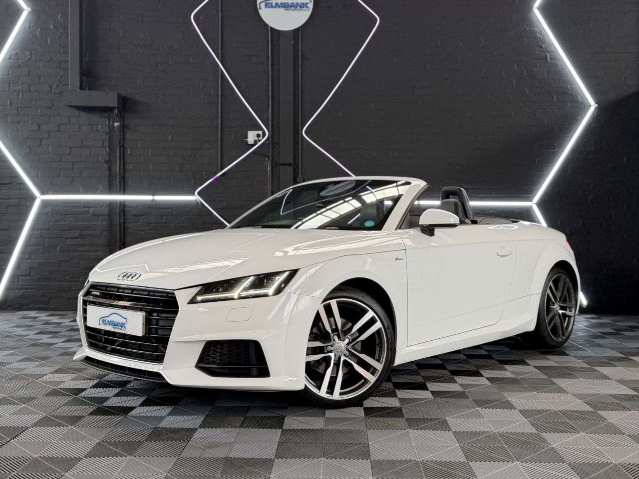 A 2016 AUDI TT 2.0 TFSI S line Roadster 2dr Petrol S Tronic quattro Euro 6 (s/s) (230 ps) A 2016 AUDI TT 2.0 TFSI S line Roadster 2dr Petrol S Tronic quattro Euro 6 (s/s) (230 ps)