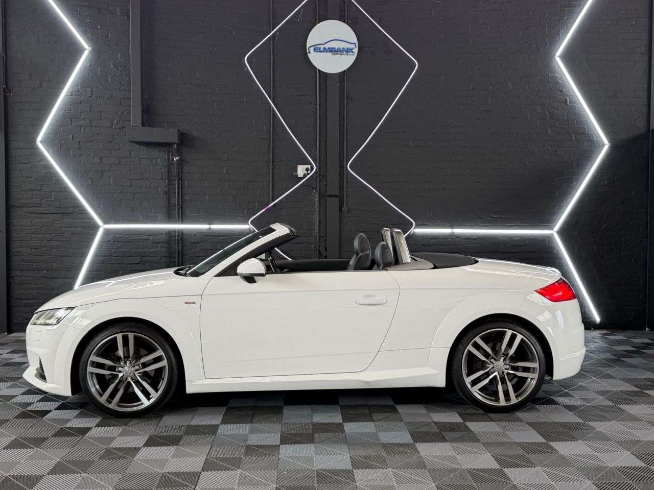 A 2016 AUDI TT 2.0 TFSI S line Roadster 2dr Petrol S Tronic quattro Euro 6 (s/s) (230 ps) A 2016 AUDI TT 2.0 TFSI S line Roadster 2dr Petrol S Tronic quattro Euro 6 (s/s) (230 ps)