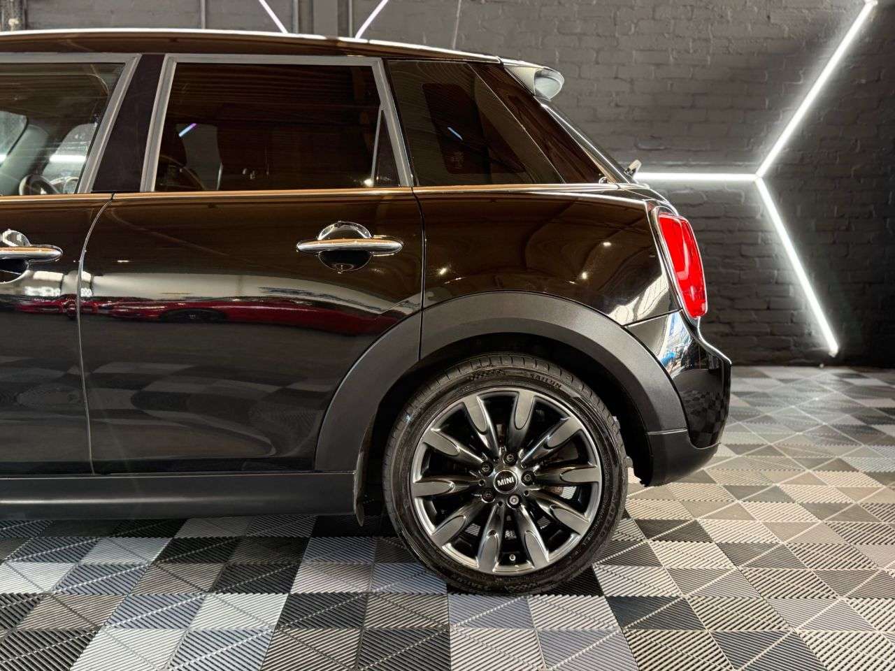 A 2016 MINI HATCH 1.5 Cooper Hatchback 5dr Petrol Manual Euro 6 (s/s) (136 ps) A 2016 MINI HATCH 1.5 Cooper Hatchback 5dr Petrol Manual Euro 6 (s/s) (136 ps)