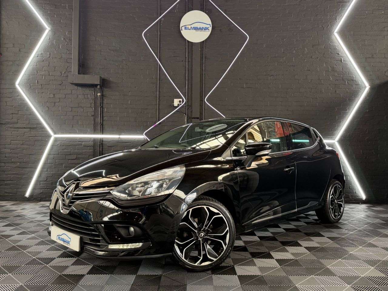 A 2019 RENAULT CLIO 0.9 TCe Iconic Hatchback 5dr Petrol Manual Euro 6 (s/s) (90 ps) A 2019 RENAULT CLIO 0.9 TCe Iconic Hatchback 5dr Petrol Manual Euro 6 (s/s) (90 ps)
