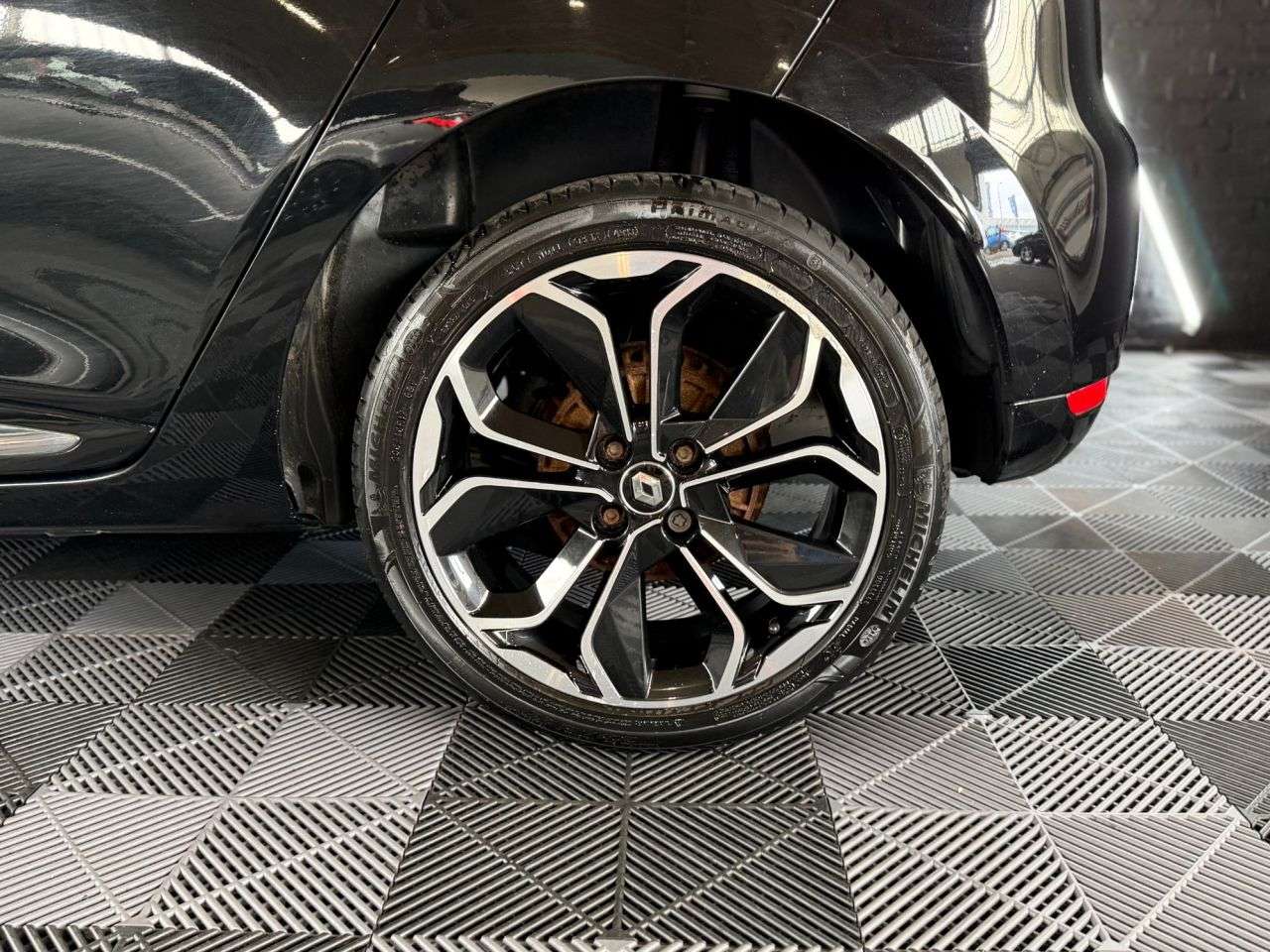 2019 RENAULT CLIO 2019 RENAULT CLIO